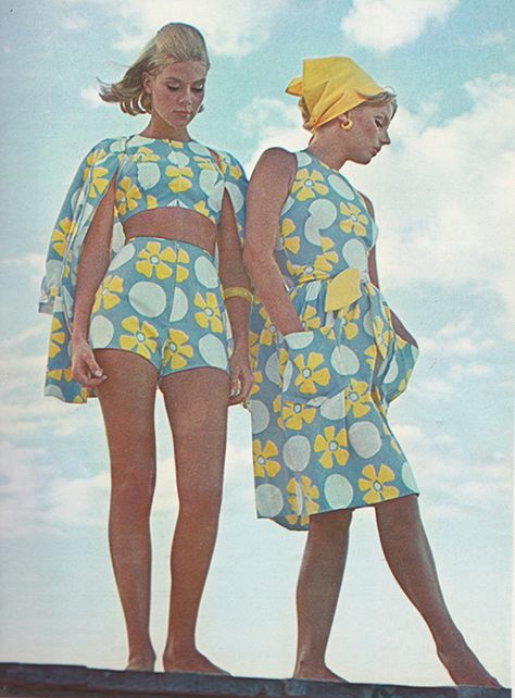 May 1964. "The Country Set appears in print coast to coast." Seventeen Magazine. 60s summer style. Classic Eclectic, 70s Inspiration, 60s Summer, Just Seventeen, Throwback Fashion, Trophy Shop, 60s Design, Decades Of Fashion, 60s 70s Fashion