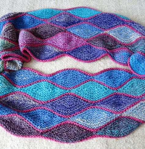 Multicolor Yarn, Knitting Short Rows, Patterns Colorful, Cowl Knitting, Knitting For Charity, Cowl Knitting Pattern, Scarf Yarn, Baby Hats Knitting, Almond Shaped