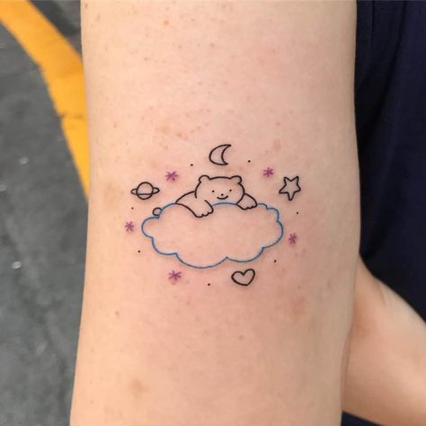 En la muñeca izquierda Handpoke Tattoo, Kawaii Tattoo, Tatuaje A Color, Aesthetic Tattoo, Little Tattoos, Small Tattoo, Popular Tattoos, Minimal Tattoo, Skin Art