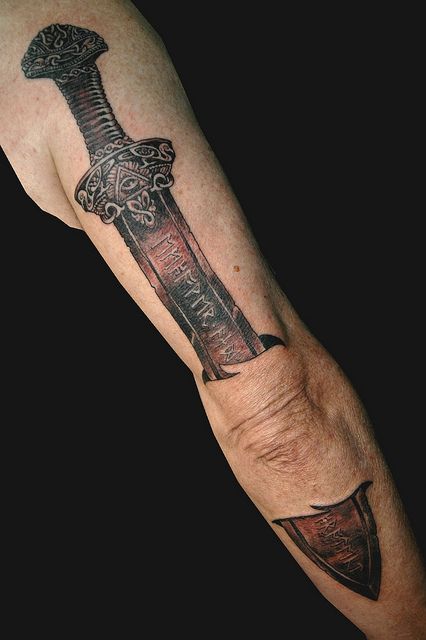 Gladius Tattoo, Tattoos Arm Mann, Tatoo 3d, Viking Tattoo Sleeve, Tattoo Store, Tattoo Catalog, Knife Tattoo, Tattoo Skin, Nordic Tattoo