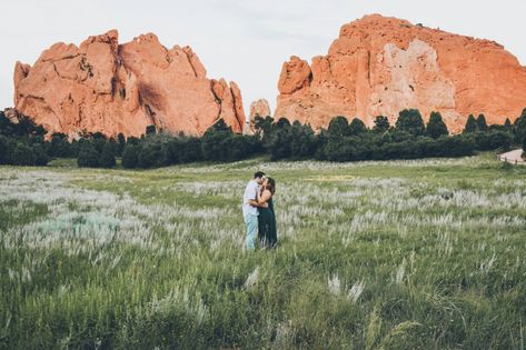 Country Engagement Pictures, Engagement Announcement Photos, Denver Travel, Travel Photoshoot, Engagement Photos Country, Spring Engagement Photos, Mountain Engagement Photos, Spring Photoshoot, Picture Places