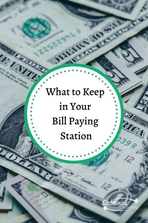 What to Keep in Your Bill Paying Station - organizing your bills tips Pretty Organization Ideas, Task Organization, Space Organization Ideas, Organizing Papers, Organizing Home Office, Blog Organization, Home Organizing Ideas, Organizing Paperwork, Dorm Organization