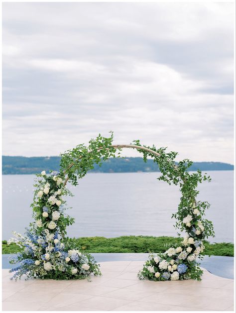 Blue And White Roses, Wedding On Lake, White Wedding Arch, Blue White Weddings, Reception Backdrop, Blue Weddings, Wedding Journal, Hydrangeas Wedding, Arch Decoration Wedding