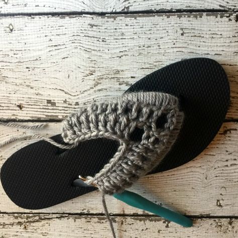 Crochet Sandals with Rubber Flip Flops | Hooked on Homemade Happiness Crochet With Flip Flops Free Patterns, Summer Flip Flops Outfit, Crochet Flip Flops Free Pattern, Shoes Tutorial, Crochet Flip Flops, Boots Pattern, Decorating Flip Flops, Crochet Slippers Free Pattern, Diy Sandals