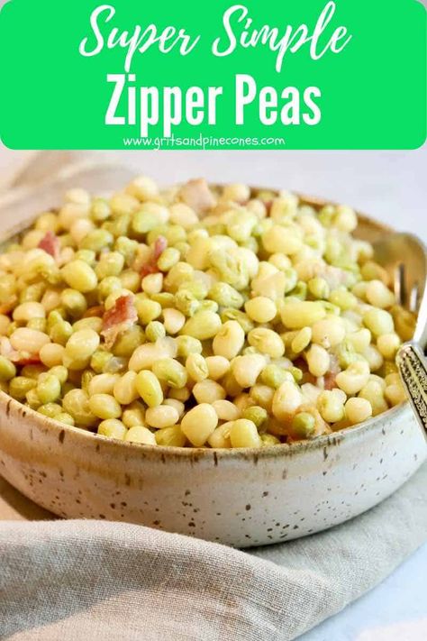 Check out this easy recipe and see how to cook Zipper Peas. Super simple, and big on flavor, Zipper peas are an irresistible Southern classic side dish. Full of summery goodness, zipper peas, sometimes called cream peas, are just one type of Southern pea often referred to as cowpeas or field peas. Zipper Cream Peas Recipe, Zipper Peas Recipe, Cream Peas Recipe, Dinners With Cornbread, Southern Peas Recipe, Zipper Peas, Field Peas, Homemade Cream Corn, Smoked Pork Chops