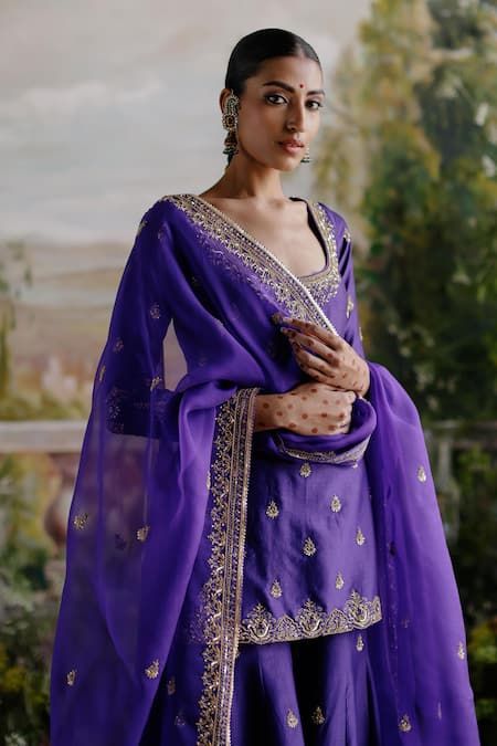 Punjabi Wedding Guest Outfit, Jigar Mali, Zipper Embroidery, Punjabi Girl, Kurta Set With Dupatta, Embroidery Kurta, Purple Embroidery, Kurta Sharara Set, Kurta Sharara