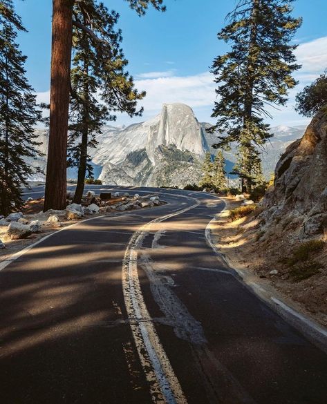 @among_the_wild shared a photo on Instagram: “Views from Glacier Point in Yosemite National Park! 🌄 — #StayWild 📸: @tylerwayneglass —— Making Adventure. Building Community. Seeking the…” • Feb 13, 2021 at 2:01am UTC Yosemite Summer, Yosemite Glacier Point, Yosemite Photos, Heart In Nature, John Muir Trail, Building Community, Adventure Lifestyle, The Mountains Are Calling, John Muir