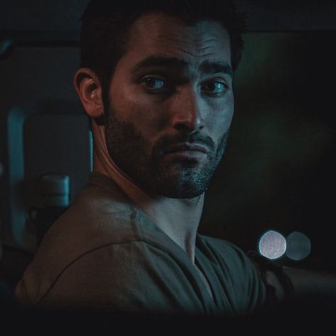 Derek Hale Fanart, Derek Hale Icon, Derek Hale Aesthetic, Teen Wolf Season 3, Teen Wolf Werewolf, Teen Wolf Derek Hale, Teen Wolf Imagines, Isaac Lahey, Werewolf Aesthetic