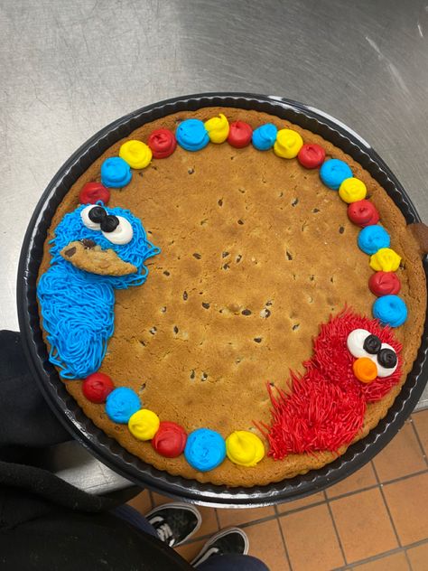 Cookie Cake Designs Ideas, Decorated Cookie Cake Ideas, Decorated Cookie Cake, Monster Cookie Frosting, Cookie Cakes Decorated, Cute Cookie Cake Designs, How To Make A Giant Cookie Cake, Cookie Cake Decorating Ideas, Decorated Big Cookie Cake