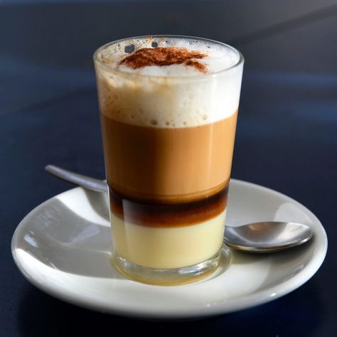 Barraquito - Gastro Obscura Make Iced Coffee, How To Make Ice Coffee, Easy Coffee Recipes, Coffee Cocktails, Espresso Martini, Condensed Milk, Frappe, Coffee Recipes, Cocktail Drinks