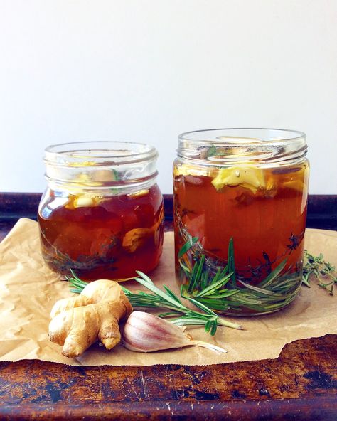 Immune-Boosting Ginger, Garlic + Herb Infused Raw Honey [DIY Cough Syrup] – Baked Greens Diy Cough Syrup, Herb Infused Honey, Herbal Honey, Homemade Cough Syrup, Garlic Honey, Honey Diy, Ginger Benefits, Ginger Recipes, Ginger And Honey