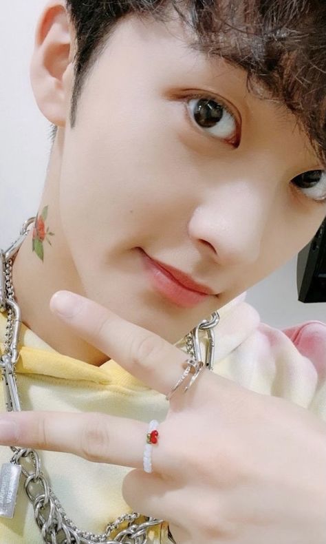 Cincin Nct Dream, Kpop Inspired Beaded Jewelry, Nct Bracelet, Mark Nct Wallpaper, Mark Selca, Beads Kpop, Kpop Bracelet, Lee Wallpaper, Nct Dream Wallpaper