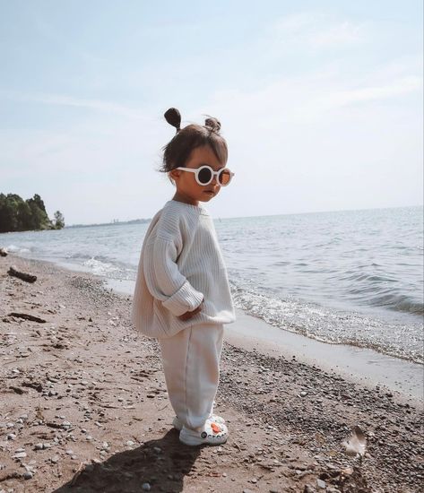 Trendy Kids Outfits Daughters, Trendy Baby Girl Outfits, Cool Baby Girl Outfits, Toddler Girl Outfits Aesthetic, Aesthetic Toddler Outfits, Baby Girl Outfits Aesthetic, Stylish Toddler Girl Outfits, Little Kids Outfits, Baby Outfits Girl