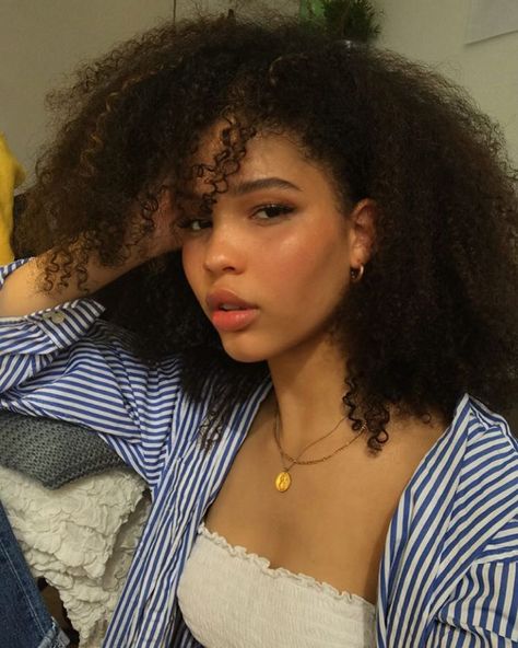 Nara Aziza, Nara Smith, 3c Curly Hair, Celebrity Children, 3c Hair, Celebrity Kids, Natural Hair Inspiration, Girl Inspiration, Curly Hair Tips