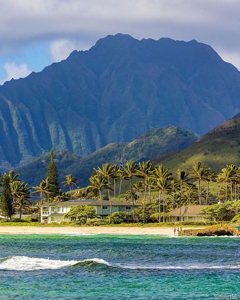 @tburt50 on Instagram: “Windward views of Oahu’s Ko’olau Range . . . #hawaii #oahu #hnnsunrise #havealohawilltravel #hawaiianairlines #nakedhawaii #hawaiistagram…” Life In Paradise, Hawaiian Airlines, Pokemon Regions, Fav Place, Hawaii Oahu, Oahu Hawaii, Oahu, Beautiful Views, The Mountain