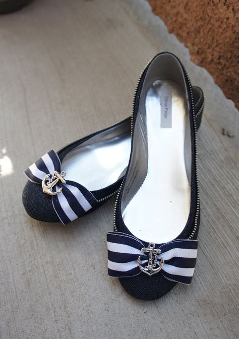 Love Sailor Wedding, Sailor Shoes, Ugg Boots Cheap, Navy Sailor, Vintage Pin Up, Nautical Fashion, Shoe Clips, Diy Shoes, Pin Up Style