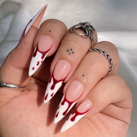 Staleto Nails, Goth Nail Art, Gothic Nail Art, Blood Nails, Halloween Acrylic Nails, Gothic Nails, Goth Nails, Stick On Nails, Pretty Acrylic Nails