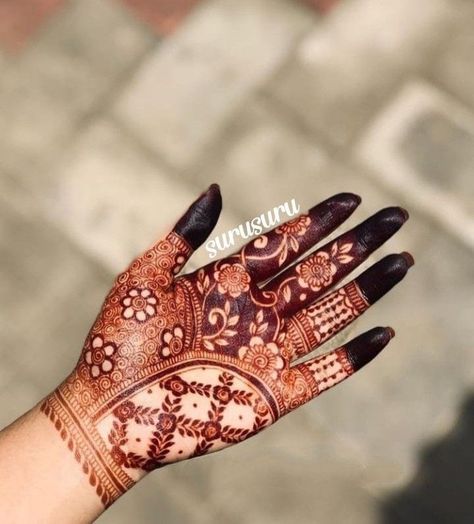 Gorgeous Henna Designs, Mehndi Pics, Mehandi Ideas, Pakistani Mehndi Designs, New Henna Designs, Arabic Designs, Pakistani Mehndi, Heena Design, Polaroid Template