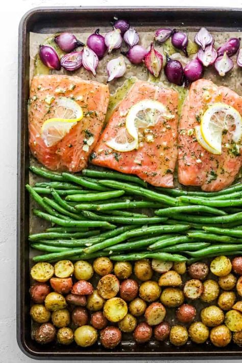 Salmon With Green Beans, Sheet Pan Salmon, Pan Salmon, Beans And Potatoes, Green Beans And Potatoes, Simple Dinner, Salmon Filet, Baby Potatoes, Salmon Fillets