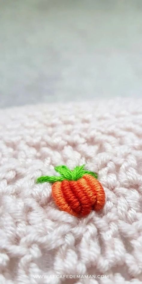 Crochet Pumpkin Pillow, Embroidery Pumpkin, Floral Witch, Pumpkin Decorating Ideas, Autumn Embroidery, Fall Embroidery, Pumpkin Embroidery, Fall Embroidery Designs, Pumpkin Pillow