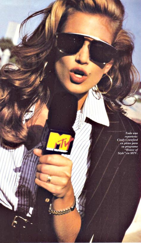 Cindy Crawford 1990 Style, 90s Supermodels, 90s Models, Linda Evangelista, Claudia Schiffer, Cindy Crawford, Cat Walk, Naomi Campbell, Kate Moss