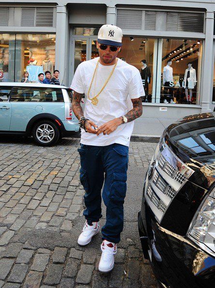 Women like bad boys... Chris Brown Outfits, Chris Brown Style, Men Swag, Chris Brown Wallpaper, Man Eater, Chris Breezy, Brown Outfits, Chris Brown Pictures, Gentlemen's Club