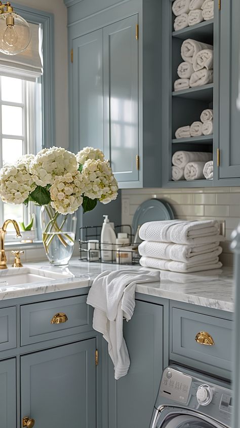 Looking to upgrade your laundry room? 🧺 Explore 40+ of the best laundry room ideas to inspire you! From sleek and modern designs to functional and organized spaces, these ideas will help you create a stylish and efficient laundry area that makes chores a breeze. Whether you have a small nook or a spacious room, find the perfect inspiration to transform your laundry space into something you'll love. #LaundryRoom #HomeOrganization #InteriorDesign #LaundryRoomInspiration #HomeDecor Laundry Room With Half Bath, Chic Laundry Room Ideas, Best Laundry Room Ideas, Chic Laundry Room, Organized Spaces, Laundry Room Colors, House Laundry Room, Blue Laundry Rooms, Coastal Color Palette