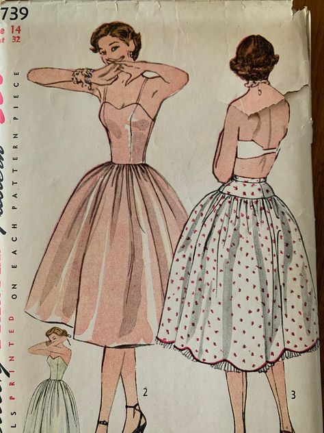 Excited to share this item from my #etsy shop: 50s Simplicity 3739 Misses' Petticoat - size 14 Petticoat Pattern, Vintage Dress Patterns, Dress Making Patterns, Half Slip, Nightgowns, Lingerie Fashion, Vintage Sewing Patterns, Fashion Sketches, Playing Dress Up