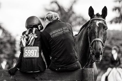 Equestrian Team Photos, Winter Equestrian, Winter Equestrian Festival, Western Photography, Horse Ideas, Sport Horse, Youth Culture, Team Photos, Horse Stuff