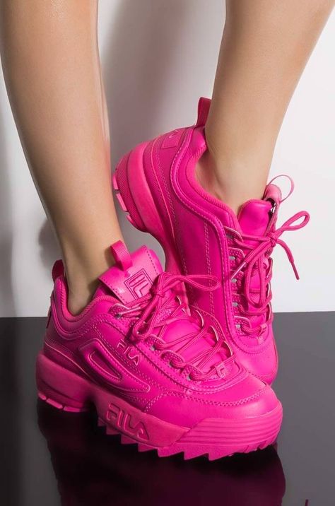 Image discovered by L. Find images and videos about fashion, pink and shoes on We Heart It - the app to get lost in what you love. Pink Shoes Outfit, Παπούτσια Nike Free, Hot Pink Shoes, Pink Nike Shoes, Nike Air Shoes, Fesyen Rambut, Fresh Shoes, Hype Shoes, Girly Shoes