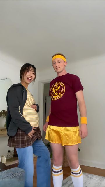 𝐕𝐲 | Fashion & Lifestyle diary on Instagram: "Halloween Couple Costume Ideas for pregnant women 🤰🫶 My husband and I live in Minnesota and while he is a runner, I’m 21 week pregnant. What’s more fitting for a costume than the movie “Juno” 🧡❤️ #juno #junoandpauliebleeker #junomovie #couplehalloweencostume #halloweencostume #couplecostume #halloweencostumeideas #halloween2023" Couples Costume For Pregnant, Juno Costume Pregnant, Juno Couple Costume, Juno Halloween Costume Couple, Couples Costumes Pregnant, Pregnant Movie Characters, Interracial Halloween Costumes, Costume Ideas For Pregnant Women, Juno Halloween Costume