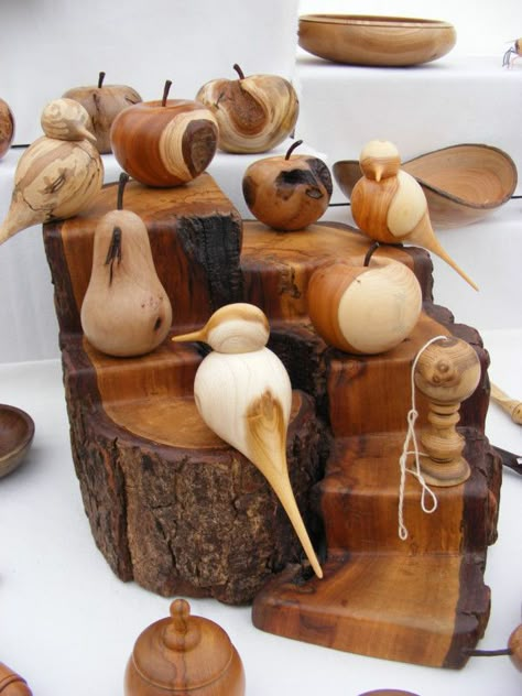 Tre Kunst, Wooden Birds, Wood Turning Ideas, Woodturning Projects, Woodturning Ideas, Wooden Fruit, Wooden Objects, Woodworking Lathe, Wood Turning Lathe