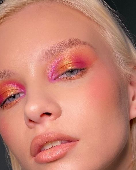 Winx Makeup, Rainbow Eye Makeup, Artsy Makeup, Maquillage On Fleek, Yellow Makeup, Pride Makeup, Rainbow Makeup, Fall Makeup Looks, Ethereal Makeup