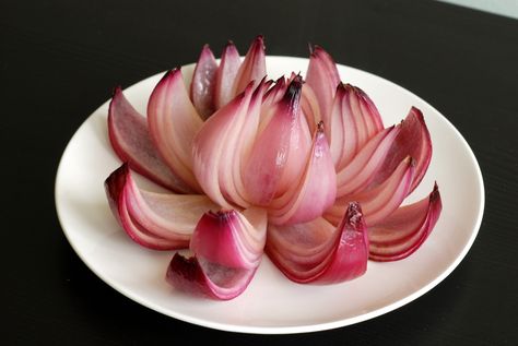 Onion Flowers, Onion Flower, Vegan Feast, Balsamic Onions, Food Garnish, Easy Flowers, Soul Kitchen, Roasted Onions, Flowers Easy