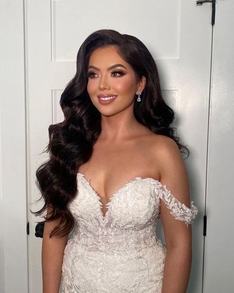 Glam Bride Makeup, Bride Hair Down, Bridal Hair Down, Glam Wedding Makeup, Glam Bride, Hollywood Hair, Bridesmaid Hair Makeup, Bridal Hair Inspiration, Long Hair Wedding Styles