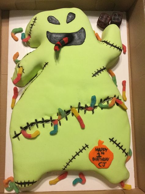 Oogie Boogie Birthday Cake from Nightmare Before Christmas Oogie Boogie Cake, Nightmare Before Christmas Kids, Nightmare Before Christmas Cake, Postres Halloween, Nightmare Before Christmas Decorations, Nightmare Before Christmas Halloween, Christmas Birthday Party, Birthday Halloween Party, Oogie Boogie