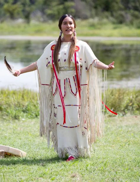 Movie review: "Te Ata," the biopic of a gifted Native American performer, fails to tell her story Cultures Of The World, Native American Wedding, Native Women, Native American Dress, Native American Images, Native American Clothing, Indigenous Americans, Native American Peoples, Native American Heritage