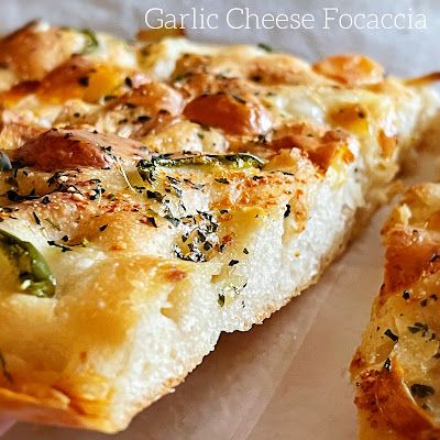 My Mind Patch: Garlic Cheese Focaccia Asiago Cheese Focaccia Bread, Cheddar Focaccia Bread, Toppings For Focaccia Bread, Cheese Focaccia, Foccacia Recipe, Cooker Cake, Foccacia Bread, Vegetarian Soups, Pesto Cheese