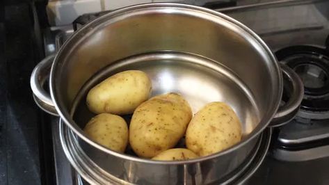 Steam Potatoes, Ways To Eat Potatoes, Quick Easy Family Dinners, Easy Sweet Potato Recipes, Sweet Potato Recipes Mashed, Red Potato Recipes, Steamed Potatoes, Toast Pizza, Potatoes In Microwave