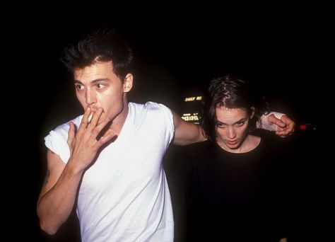 The Party Scene Before Social Media - Candid Photos of Wild Early 90s Hollywood Johnnie Depp, Johnny And Winona, Johnny Depp And Winona, Winona Forever, Young Johnny Depp, Counting Crows, John Waters, Hollywood Couples, Hollywood Party