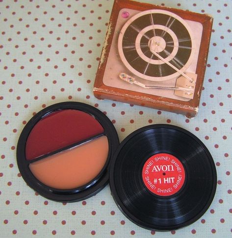 Avon Lip Gloss, Avon Lip, Avon Bottles, Avon Collectibles, Avon Perfume, Avon Lady, Avon Vintage, Selling Avon, Lip Gloss Set