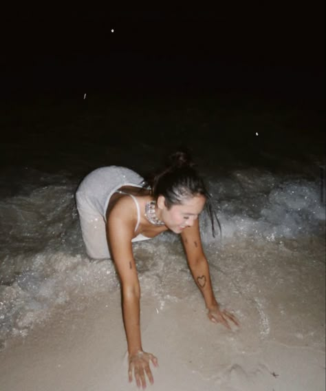 Beach At Night Pictures, Night Time Beach Photoshoot, Beach Pics At Night, Night Time Beach Pictures, Nighttime Beach Photoshoot, Night Beach Pics, Nighttime Beach, Beach Fashion Shoot, Summer Instagram Pictures