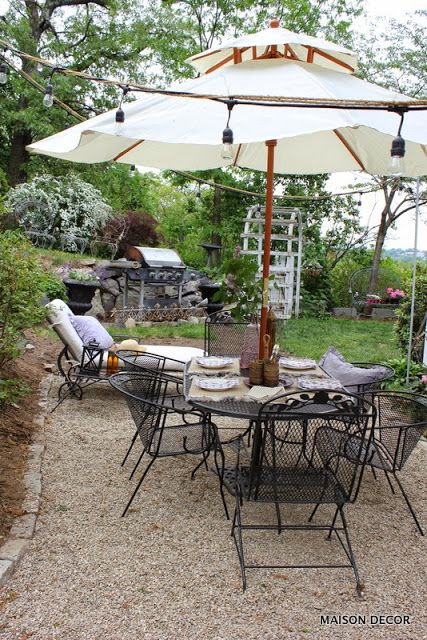 Backyard Patio Dining, Dining Courtyard, Garden Centerpiece, Gravel Patio, Pea Gravel, Decks Backyard, Backyard Diy Projects, Al Fresco Dining, Diy Backyard