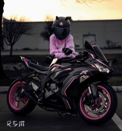 Moto Rose, Pink Motorcycle, Motos Yamaha, Motocross Love, Image Moto, Motorcross Bike, Motor Yamaha, Bike Aesthetic, Custom Sport Bikes