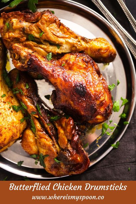 Chicken Drumsticks Oven, Chicken Legs In Oven, Butterfly Chicken, Sour Cream Potatoes, Grilled Chicken Legs, Butterflied Chicken, Bbq Chicken Thighs, Bbq Chicken Breast, Baked Chicken Drumsticks