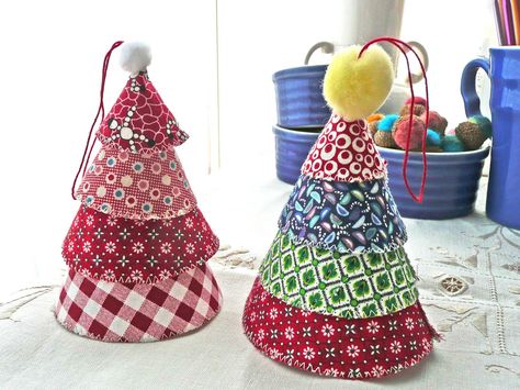 Fabric Christmas Tree Pattern, Fabric Trees, 3d Fabric, Fabric Tree, Fabric Christmas Trees, Gift Drawing, Fibre And Fabric, Christmas Tree Pattern, Navidad Christmas