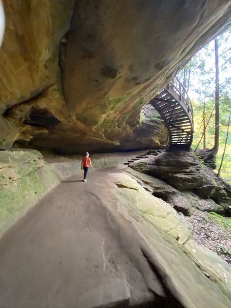 Hocking Hills is one of the most beautiful spots in all of Ohio! When hiking at Old Man's Cave you will encounter some of Ohio's most stunning scenery including water falls, caves and cliffs! You can take your kids on this challenging but doable hike in one of Ohio’s most popular and scenic areas. This post will give you all the info you need in order to hike Old Man’s Cave in Hocking Hills. Old Man’s Cave Ohio, Old Man's Cave Hocking Hills, Ohio Waterfalls, Ohio Adventures, Ohio Getaways, Ohio Hiking, Hocking Hills Ohio, Red Album, Hocking Hills State Park