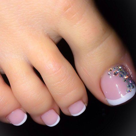 Read on to learn how to achieve a beautiful summer pedicure complete with bright polish and soft, smooth feet. French Toe Nails, Toenail Art Designs, Pedicure Designs Toenails, French Pedicure, Unghie Nail Art, Pretty Toe Nails, Cute Toe Nails, Pedicure Designs, Toe Nail Designs