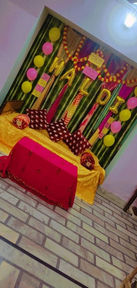 Haldi ceremony...ideas Haldi Decoration With Balloons, Haldi Decoration Ideas At Home, Haldi Decoration Ideas, Haldi Decoration, Wedding Gift Hampers, Diwali Decoration Items, Diwali Decoration, Home Decor Idea, Haldi Ceremony