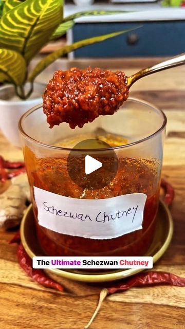 Schezwan Chutney Recipe, Red Chili Recipes, Schezwan Chutney, Taste Made, Recipe 30, Pepper Powder, Chili Oil, Chinese Recipes, Sweet Chilli